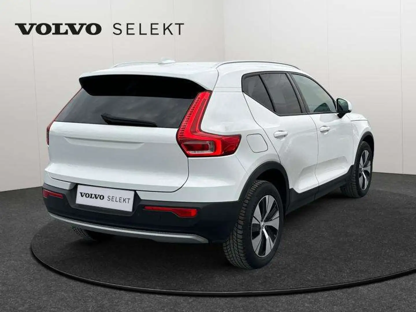 Volvo XC40 T3 Momentum Pro / Essence Blanc - 2