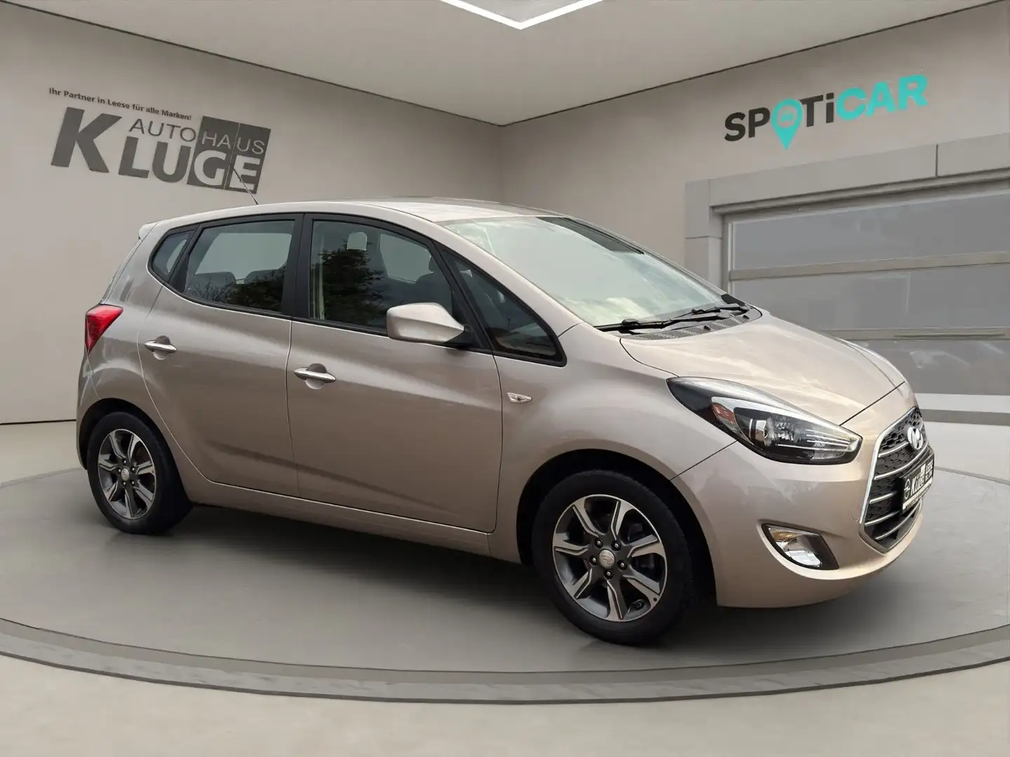 Hyundai iX20 1,4 Trend blue, RFK, Navi, Sitzheizung, AHK Blanc - 2