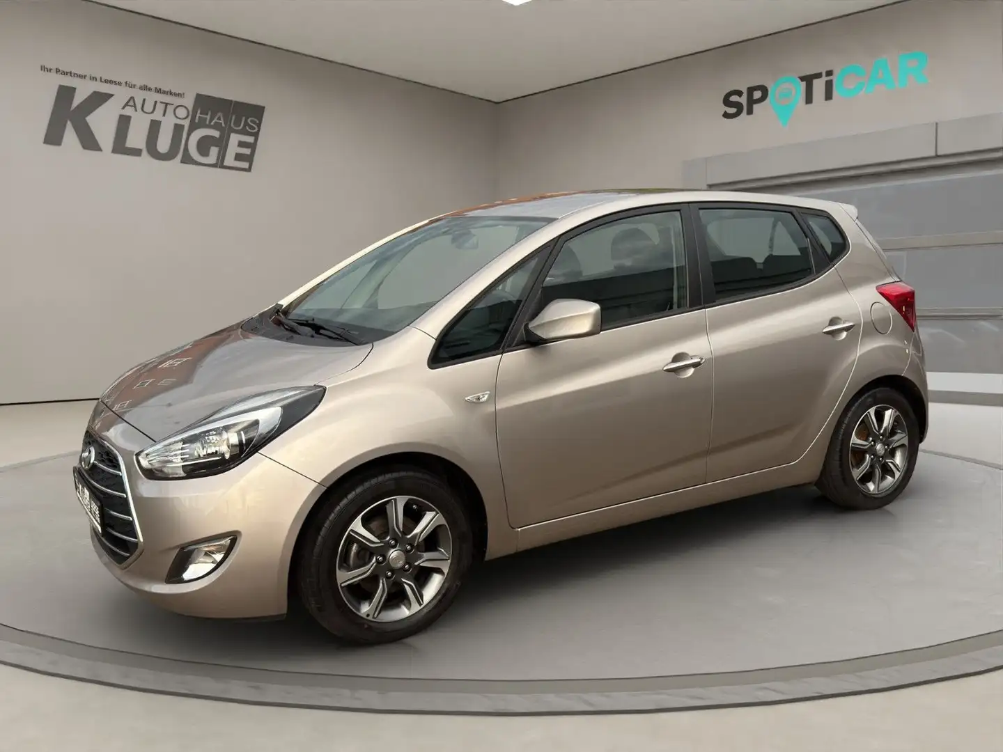 Hyundai iX20 1,4 Trend blue, RFK, Navi, Sitzheizung, AHK Blanc - 1