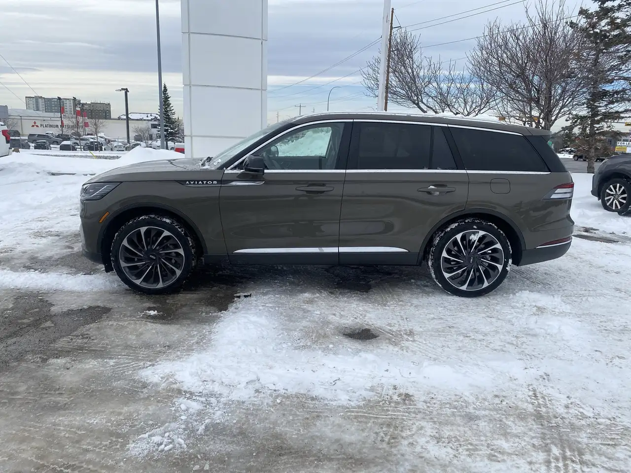 Lincoln Aviator снимка Lincoln Aviator