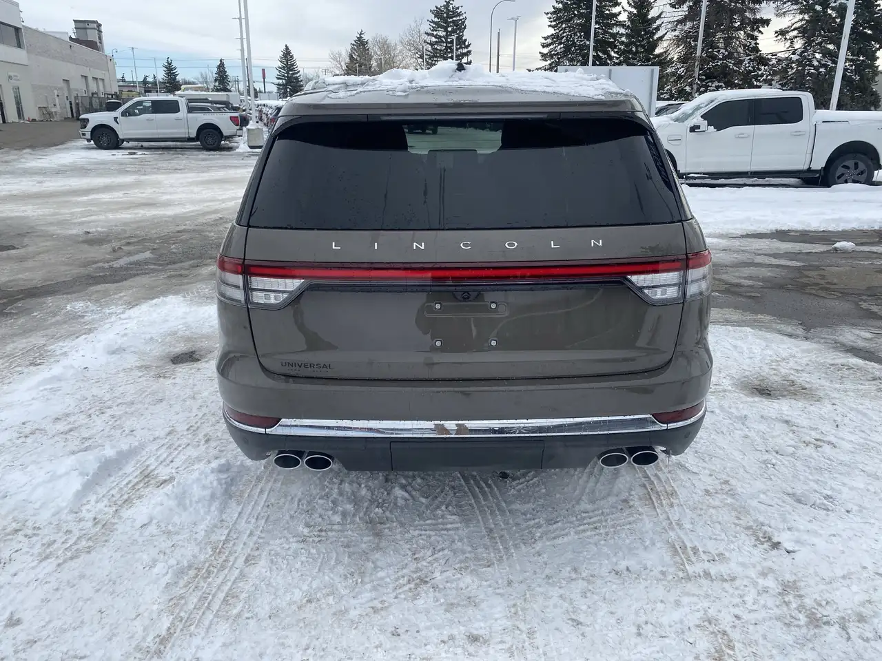 Lincoln Aviator снимка Lincoln Aviator