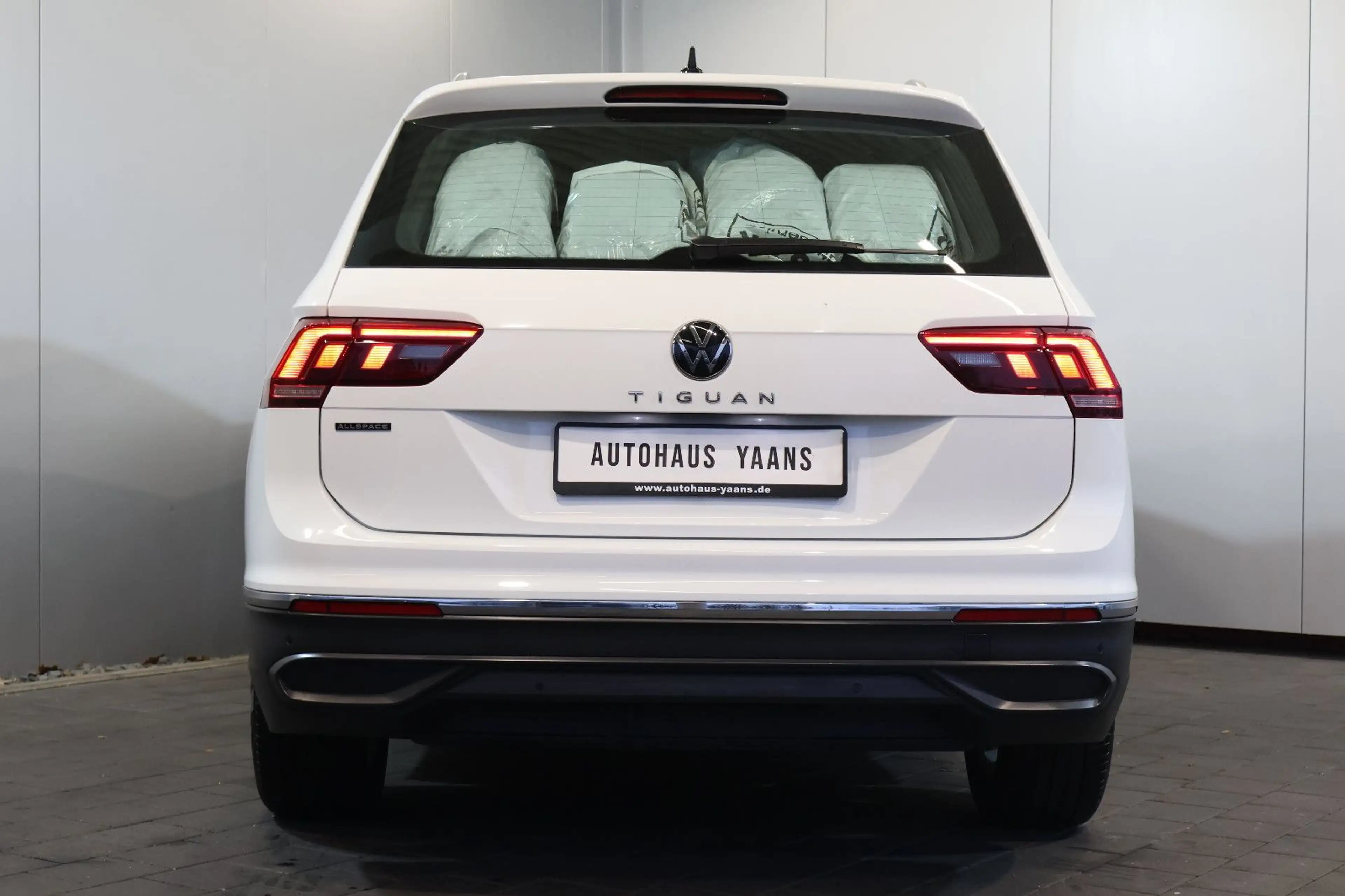 Volkswagen Tiguan Allspace 2.0 TDI Life HUD+AID+ACC+LED+AHK — photo 5