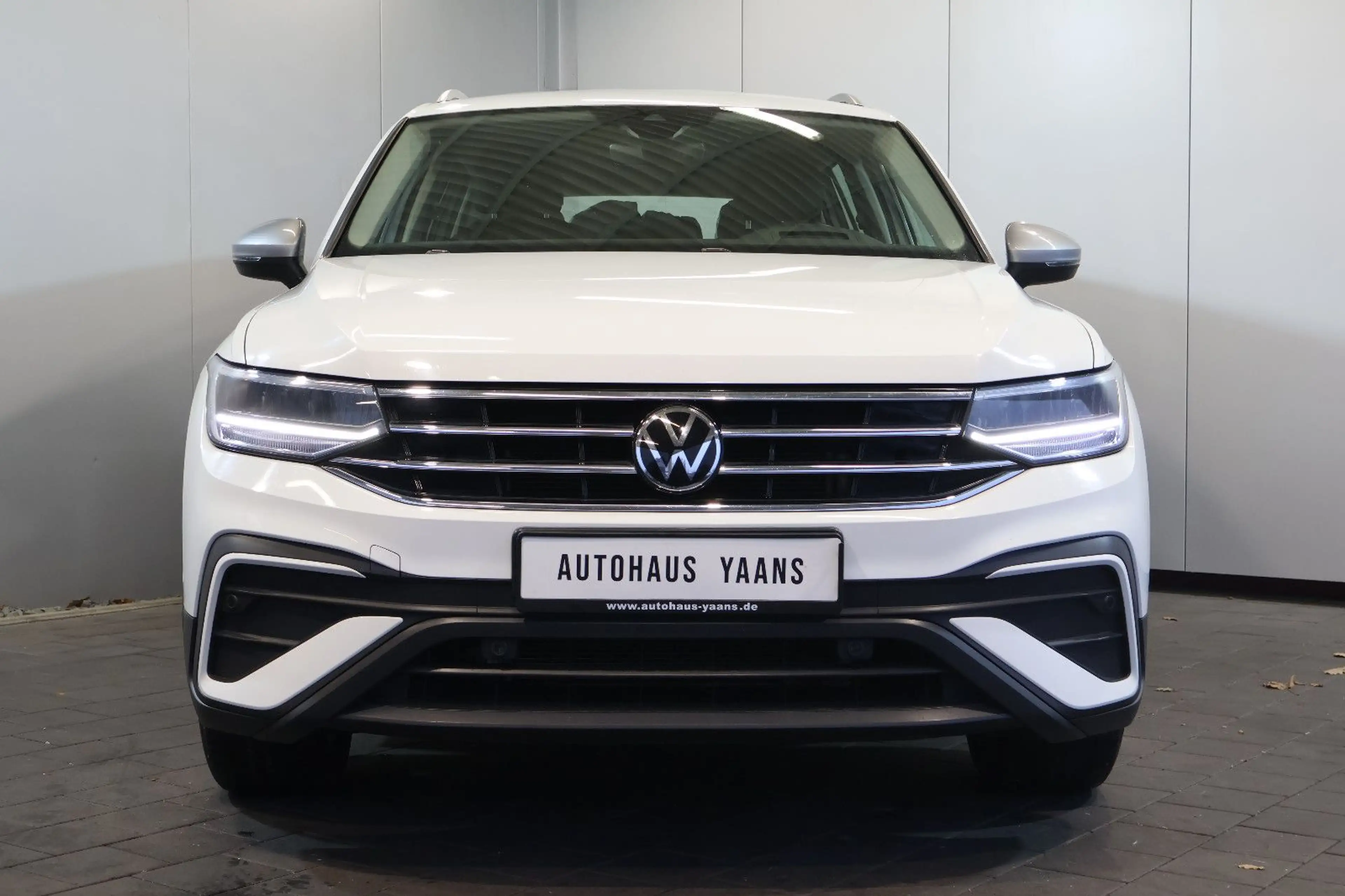 Volkswagen Tiguan Allspace 2.0 TDI Life HUD+AID+ACC+LED+AHK — photo 2