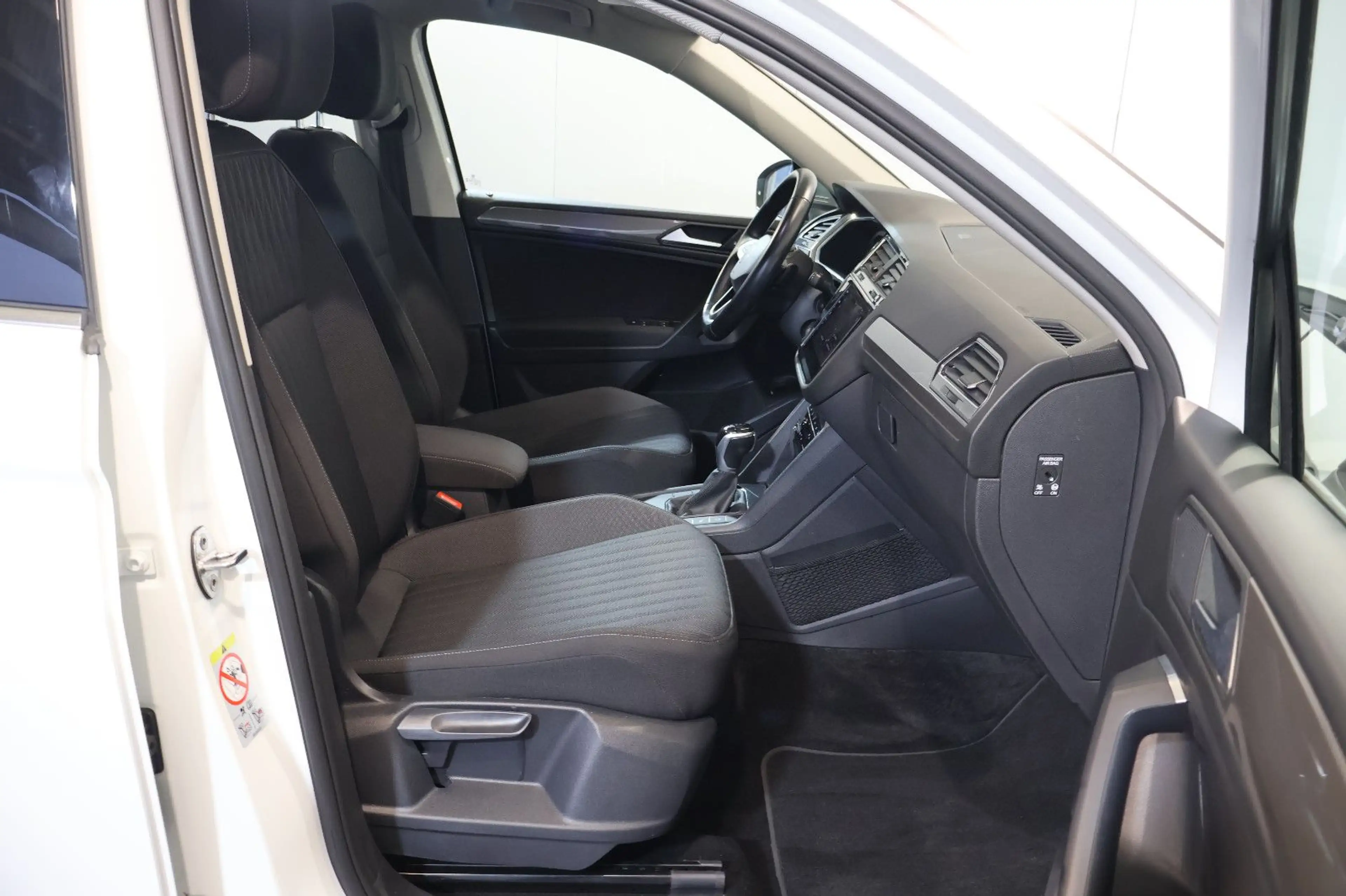 Volkswagen Tiguan Allspace 2.0 TDI Life HUD+AID+ACC+LED+AHK — photo 13
