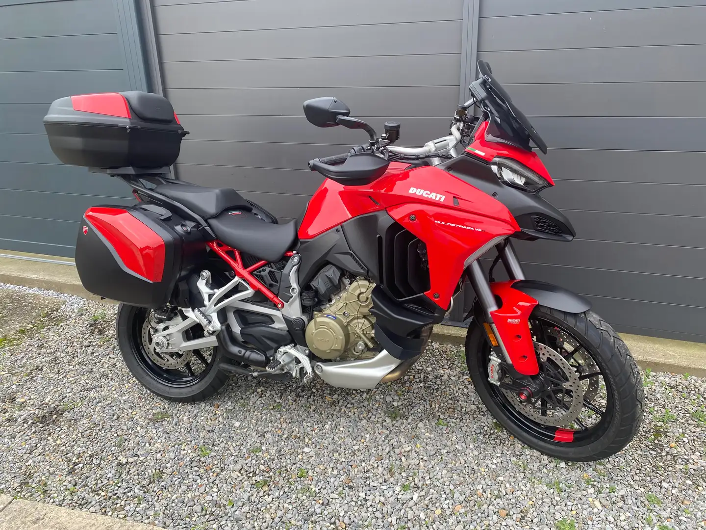 Ducati Multistrada V4 S Roşu - 1