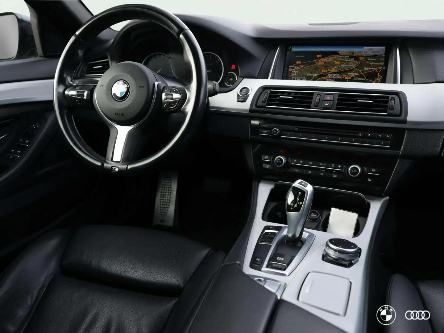 BMW 520 520i M SPORT / MEMORY / COMFORTSTOEL / TREKHAAK / Negro - 2