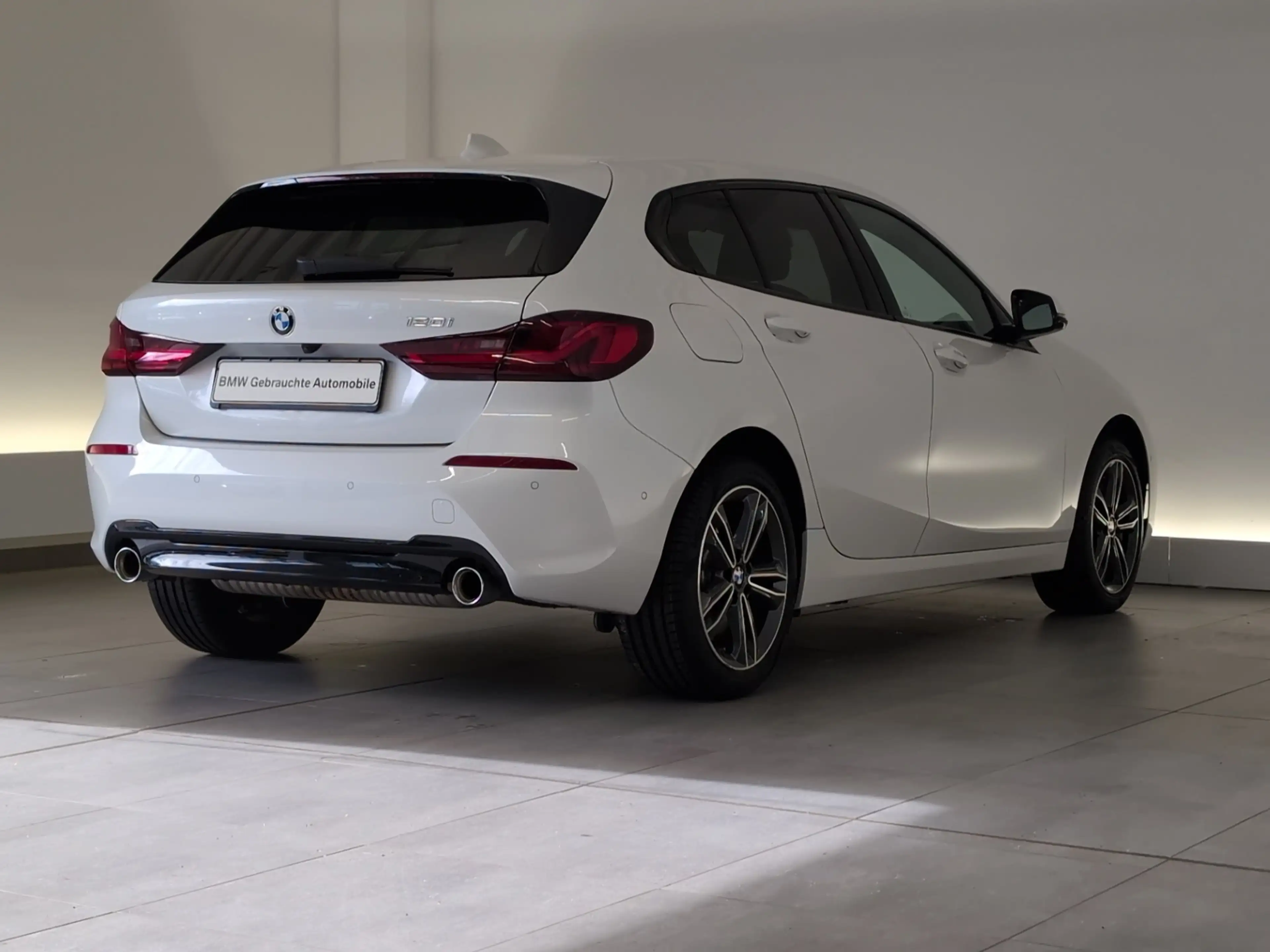 BMW 120 i Sport Line Navi/LED/RFK/ACC/HiFi/SLI — photo 9