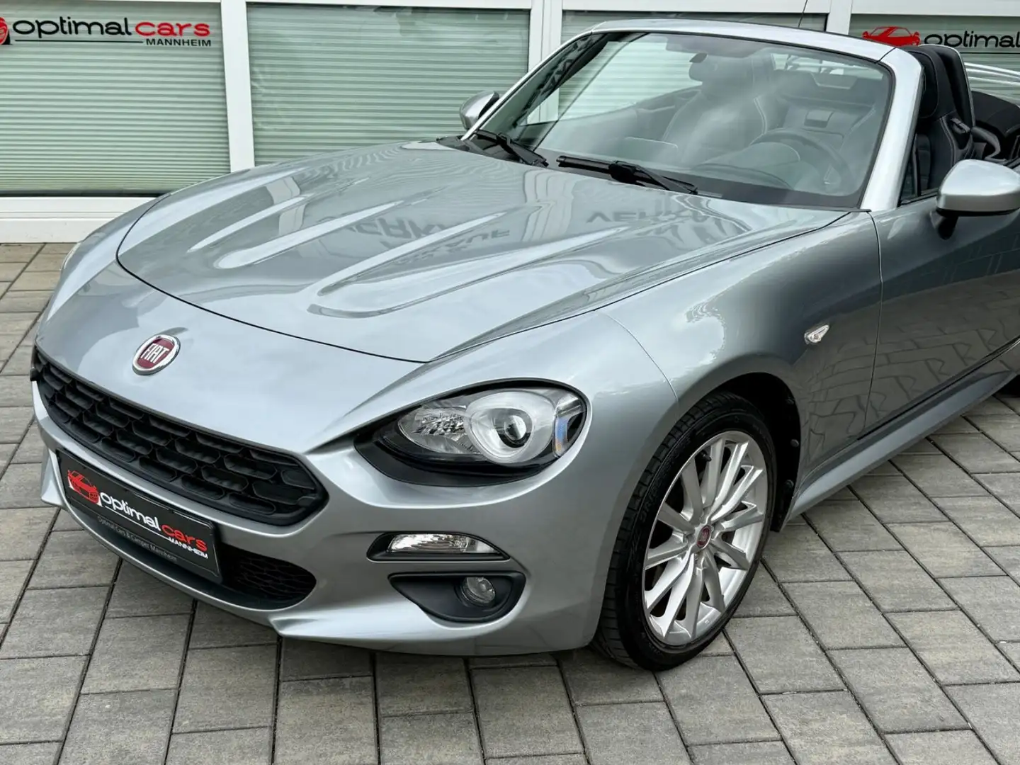 Fiat 124 Spider Lusso/Kamera/2.Hnd/Navi/Volledersitze Silber - 2