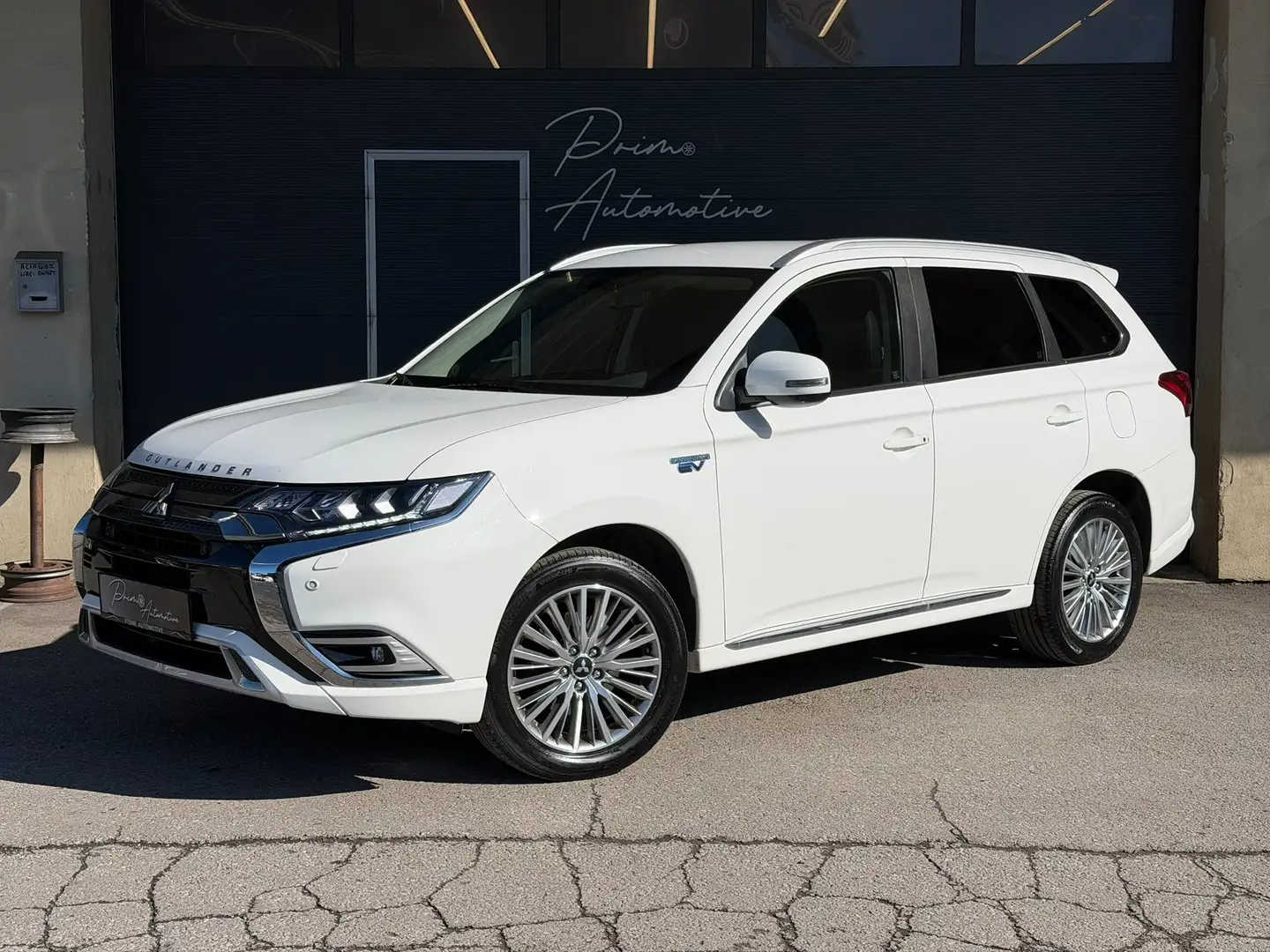 Mitsubishi Outlander PHEV Intro Edition 4WD Allrad AHK* ab € 199,-* Weiß - 2