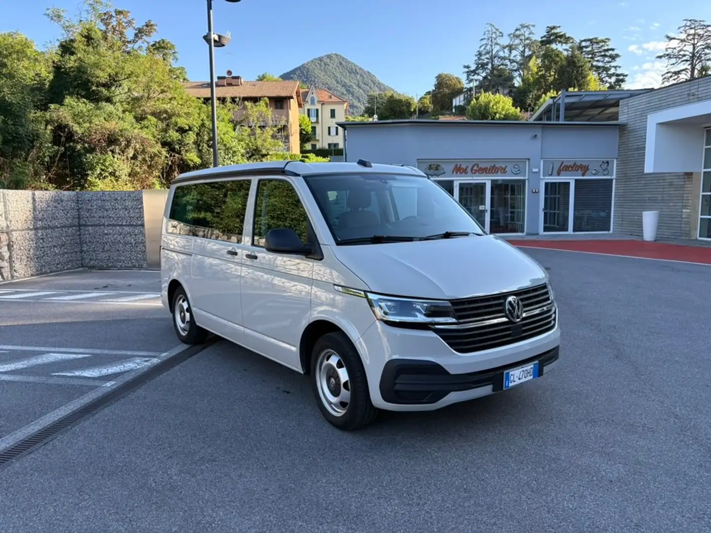 Volkswagen T6.1 California BEACH Beżowy - 1