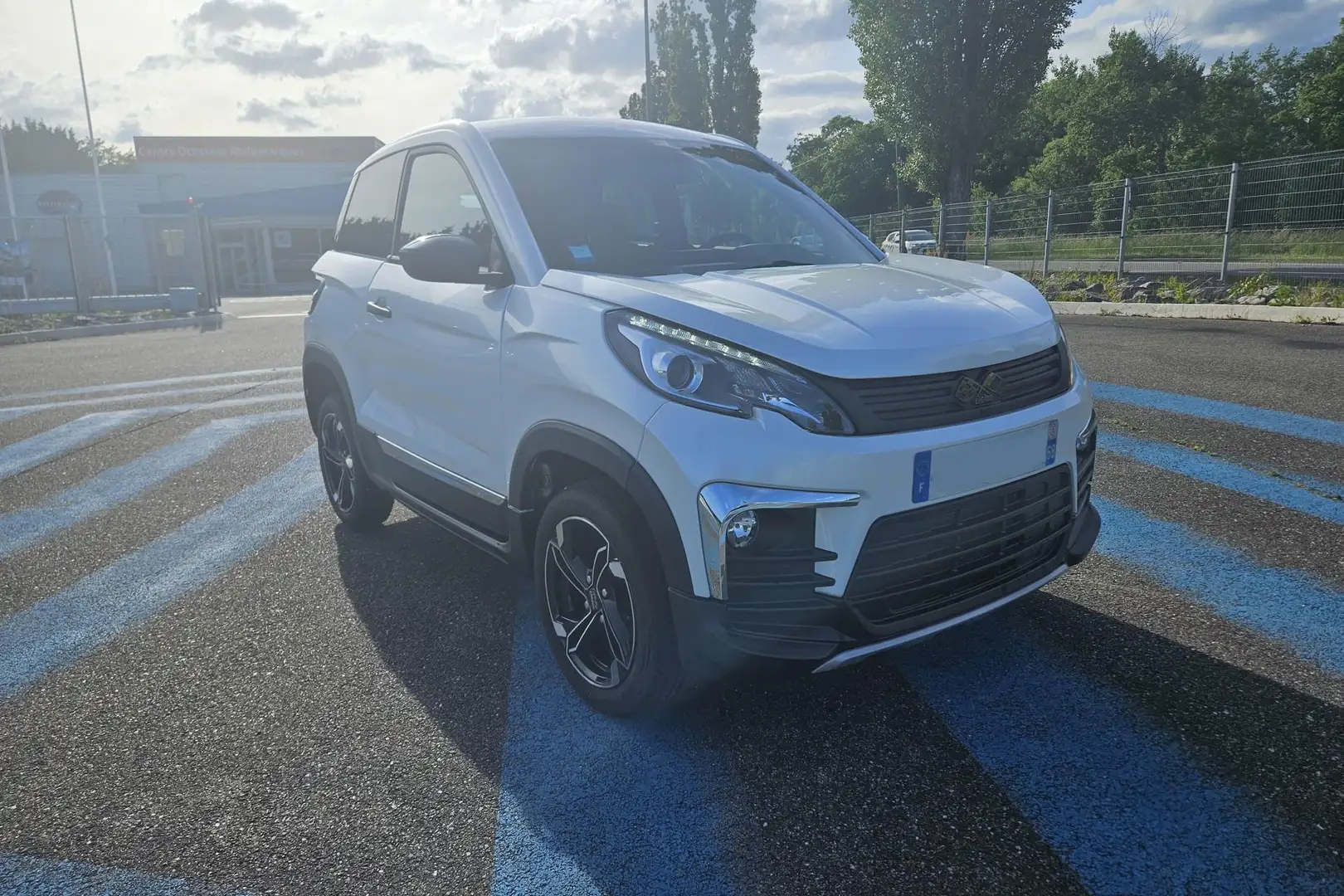 Ligier JS 60 60 0.5 DCi - EVO  60 BERLINE Chic Weiß - 2