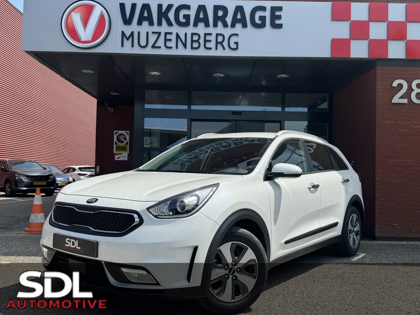 Kia Niro 1.6 GDi Hybrid DynamicLine // NAVI // CAMERA // AP Blanc - 1