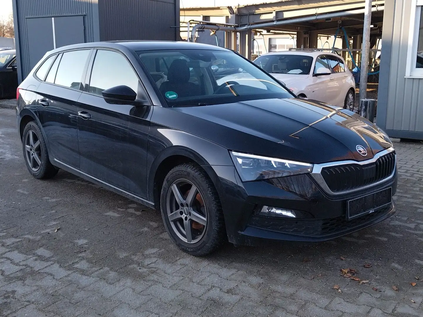 Skoda Scala 1.6 TDI Style+CAM+PANO+SHZ+PDC+TEMPOMAT Schwarz - 1
