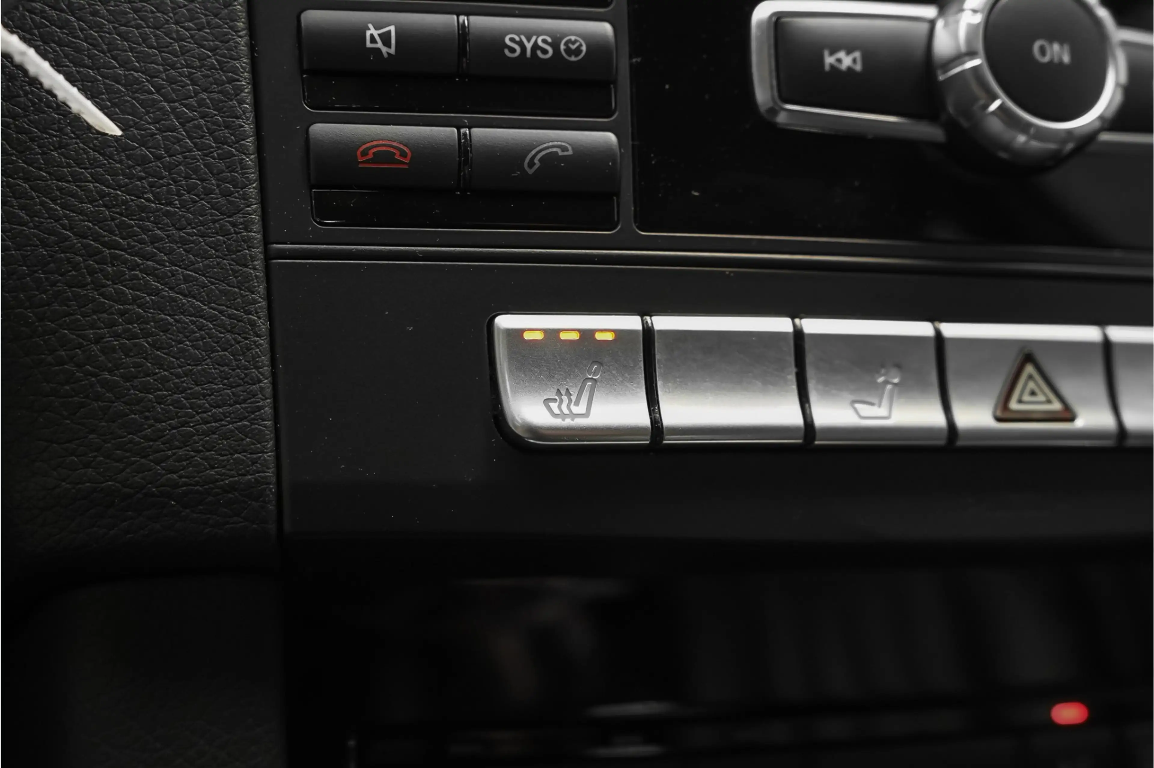 Mercedes-Benz E 250 Estate Ambition Elegance 7-Pers Leder LED Cruise — photo 25