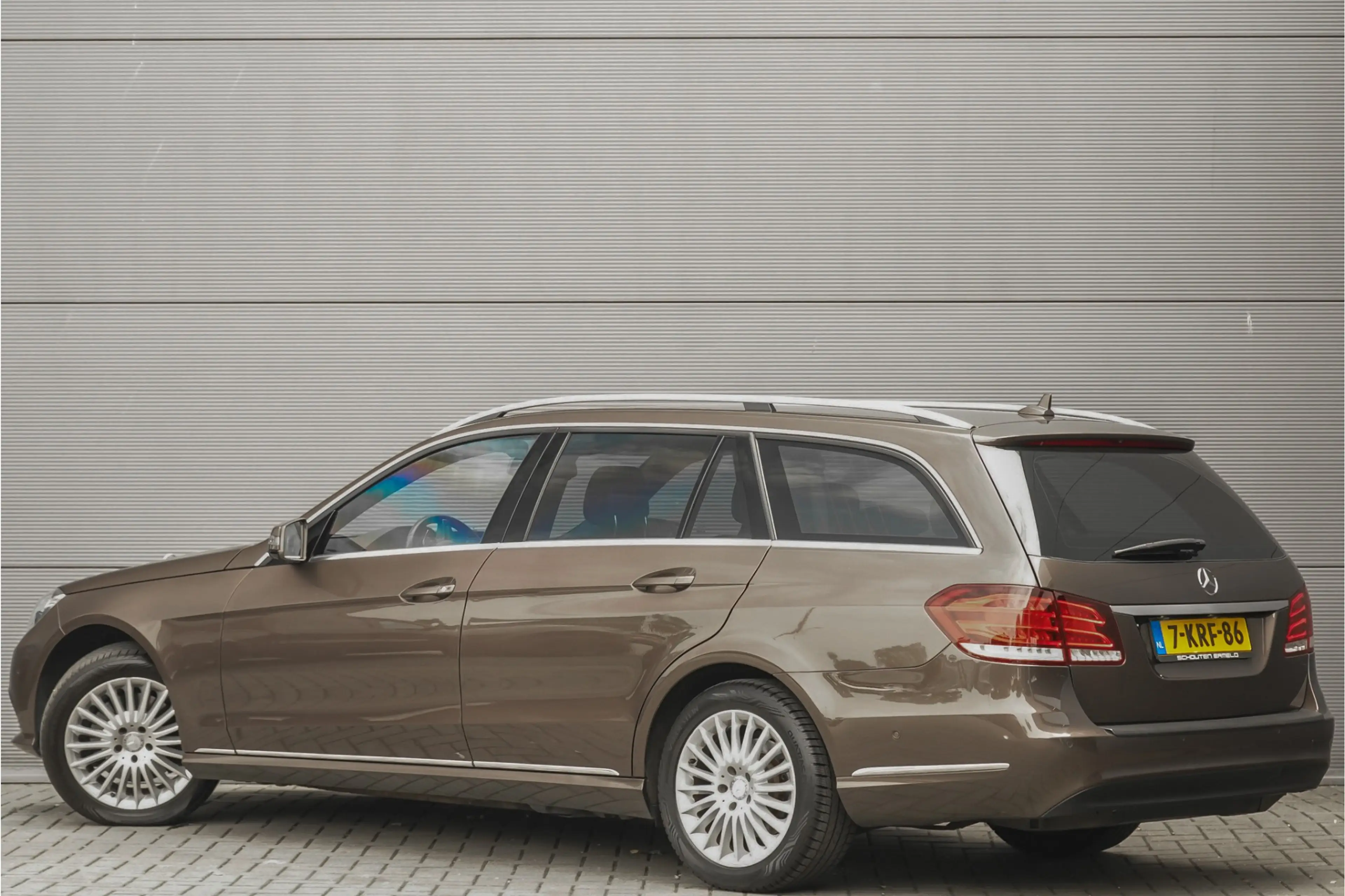 Mercedes-Benz E 250 Estate Ambition Elegance 7-Pers Leder LED Cruise — photo 12