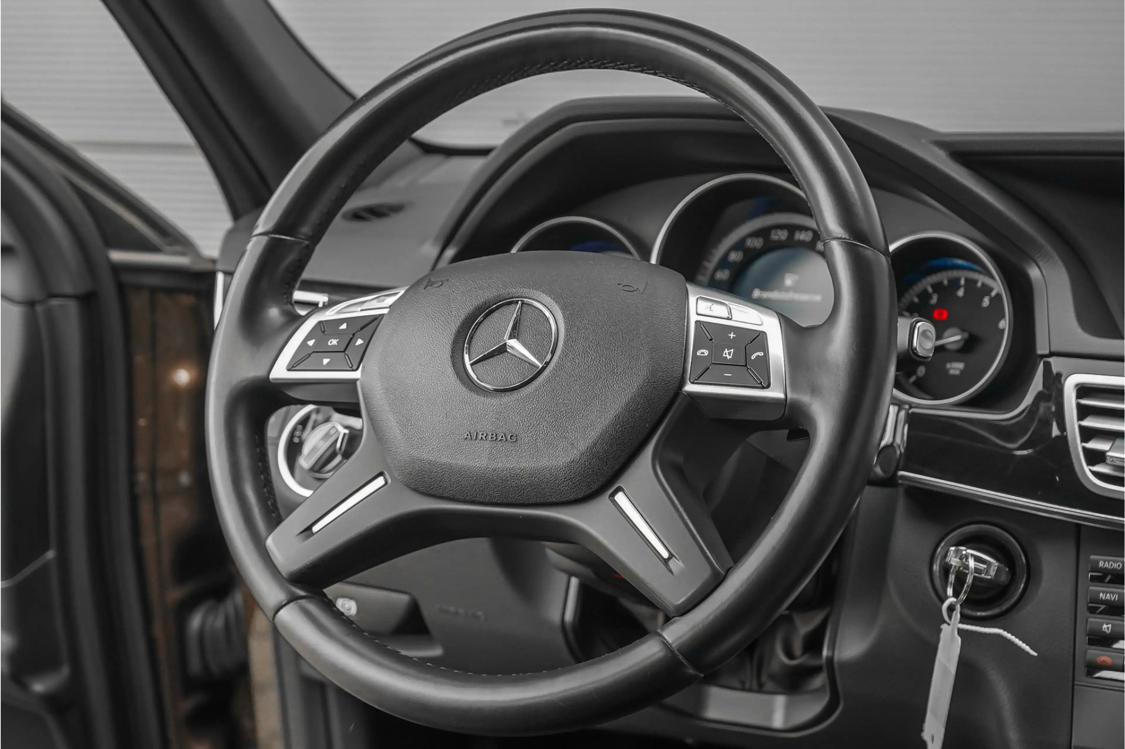 Mercedes-Benz E 250 Estate Ambition Elegance 7-Pers Leder LED Cruise — photo 20