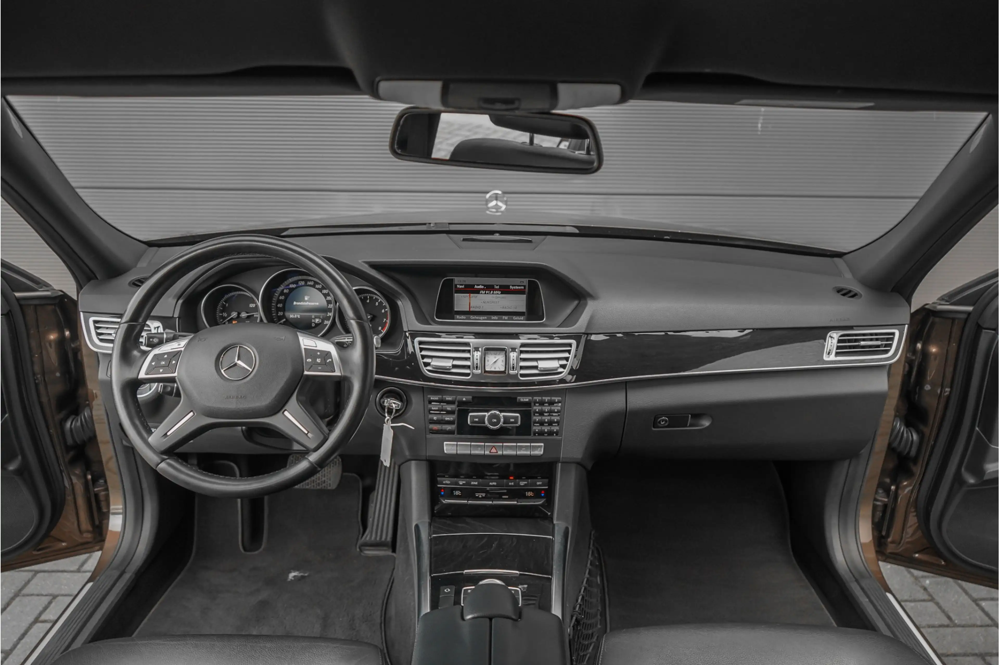 Mercedes-Benz E 250 Estate Ambition Elegance 7-Pers Leder LED Cruise — photo 2