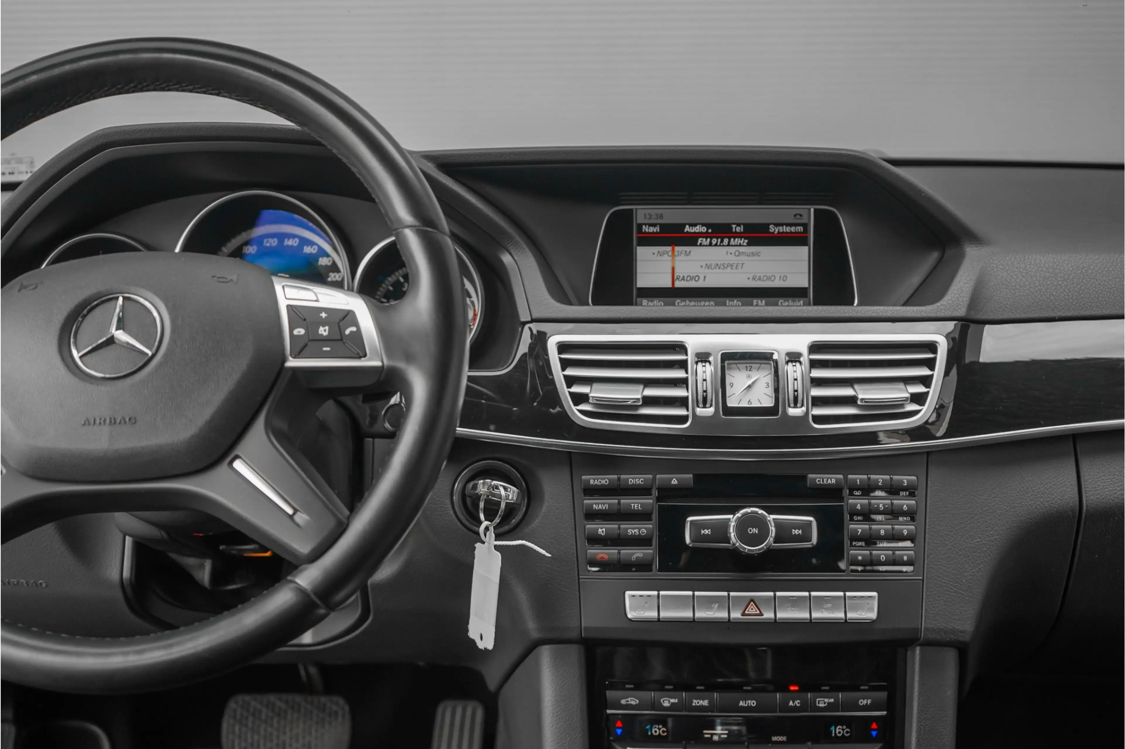 Mercedes-Benz E 250 Estate Ambition Elegance 7-Pers Leder LED Cruise — photo 22