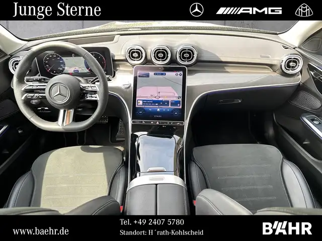 Mercedes-Benz 220 view 4
