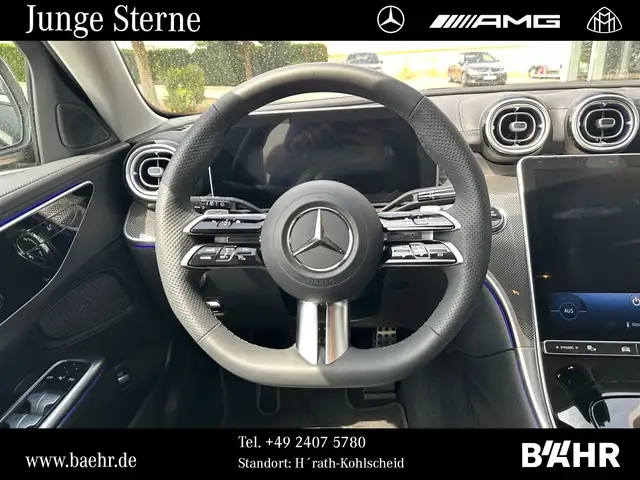 Mercedes-Benz 220 view 13