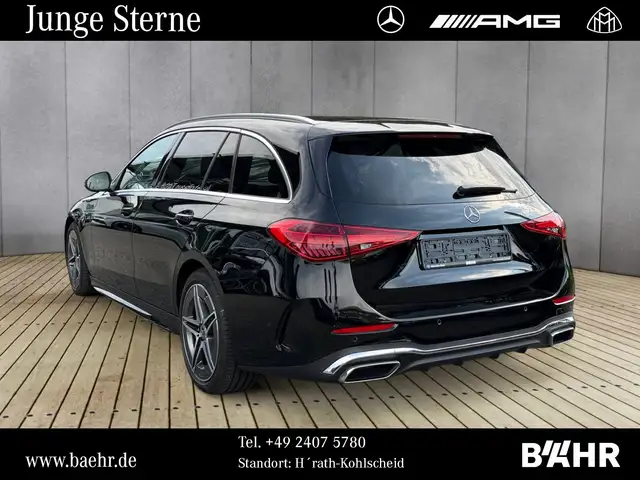 Mercedes-Benz 220 view 3