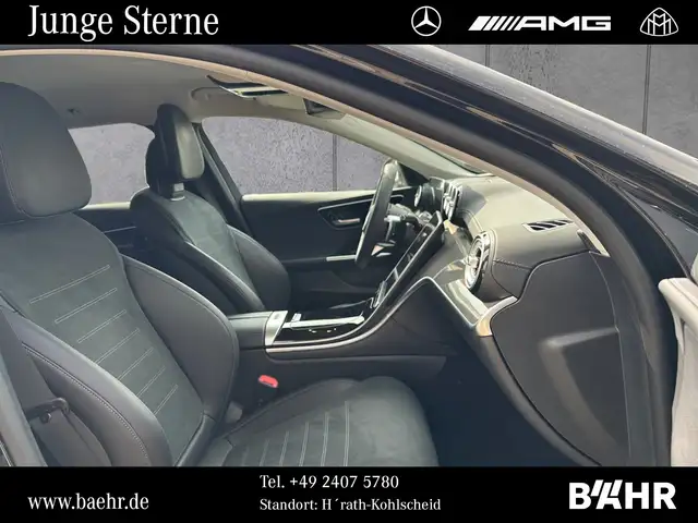 Mercedes-Benz 220 view 5