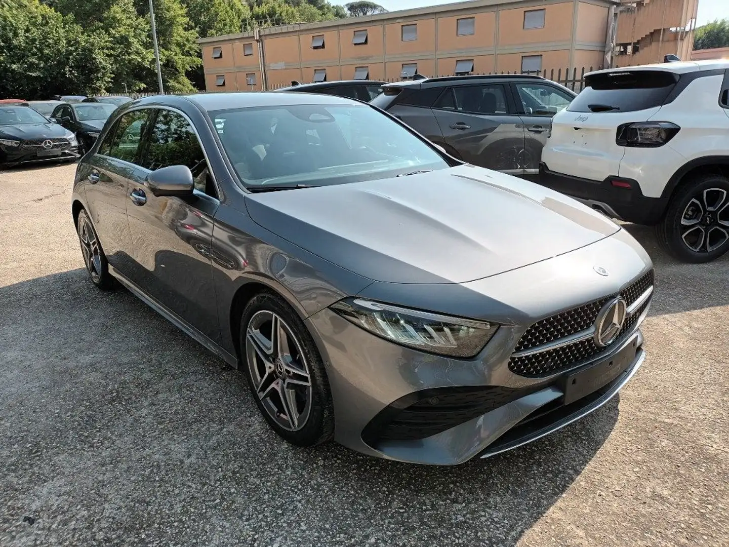 Mercedes-Benz A 180 D AUTOMATIC AMG LINE 116CV CAM360° NAV PACK LUCI Grigio - 1