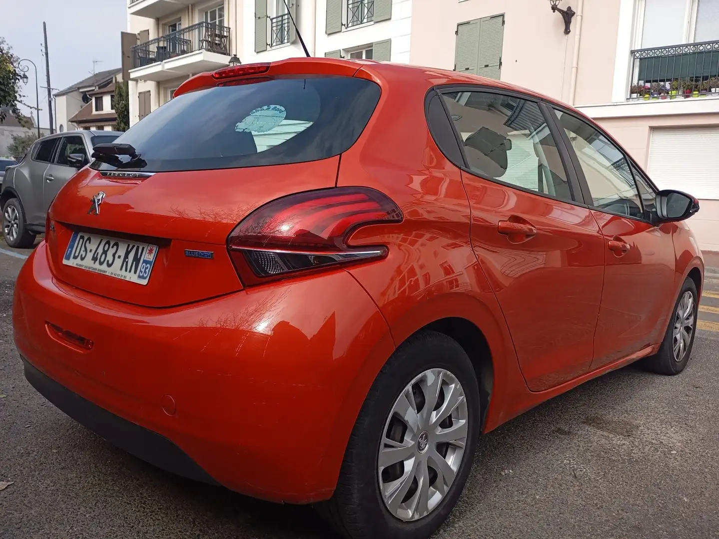 Peugeot 208 1.6 BlueHDi 75ch BVM5 Access Orange - 2