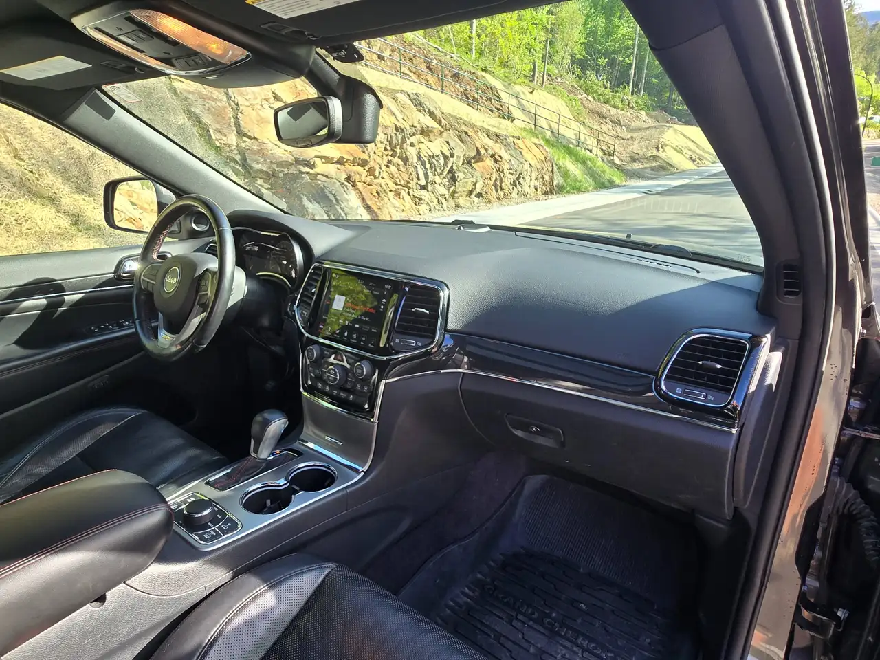 Jeep Grand Cherokee снимка Jeep Grand Cherokee