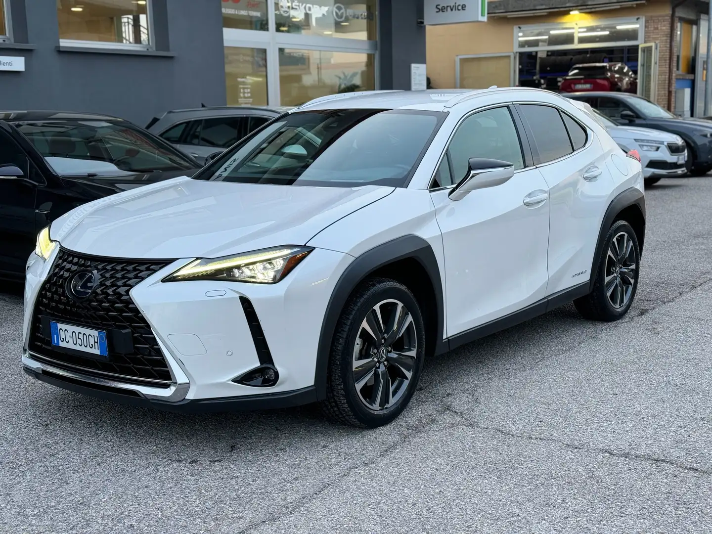 Lexus UX 200 UX 250h 2.0 Premium 4wd Weiß - 1