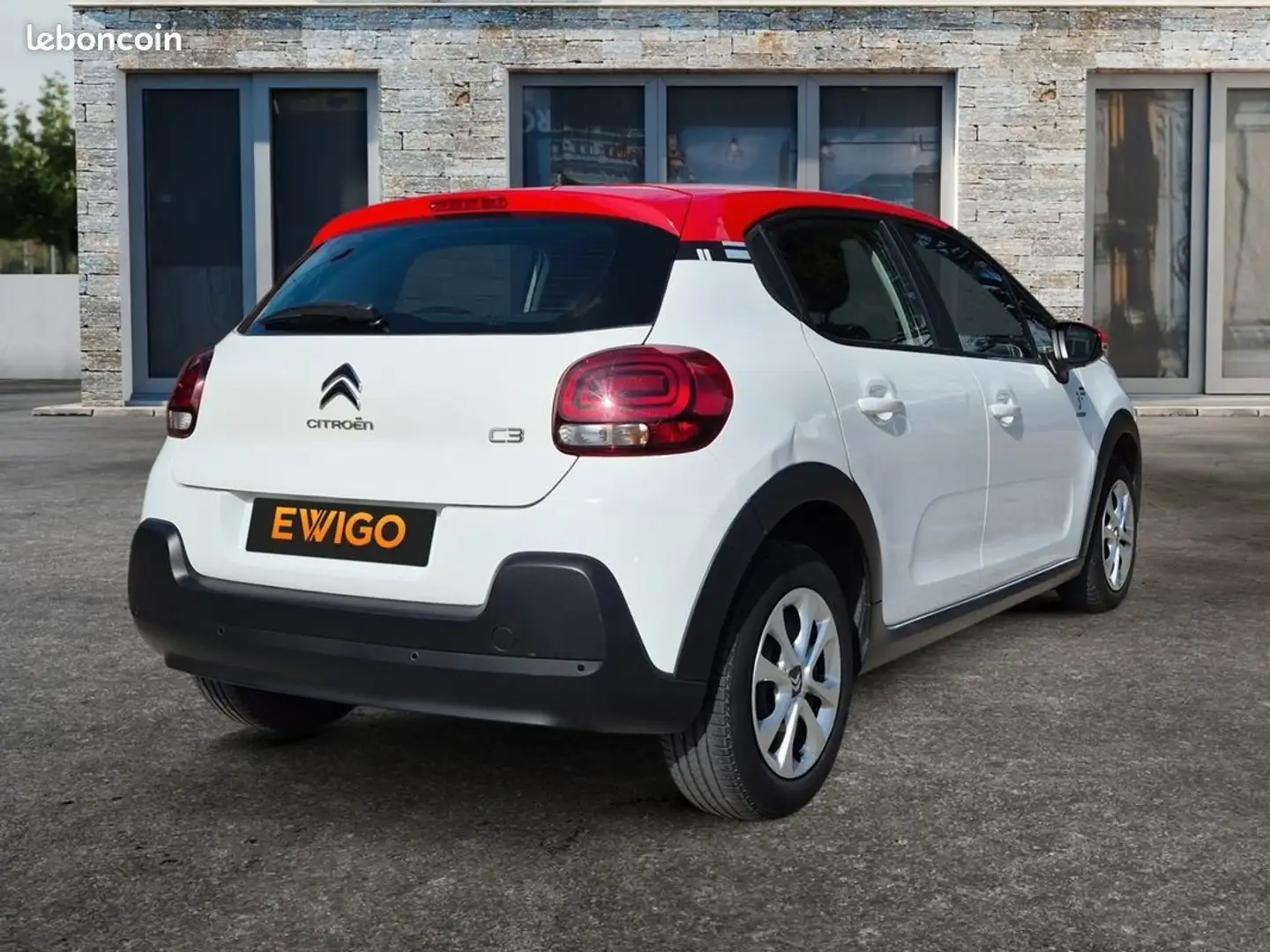 Citroen C3 generation-iii 1.2 puretech 80 graphic pneus avant neufs revision faite Blanc - 2