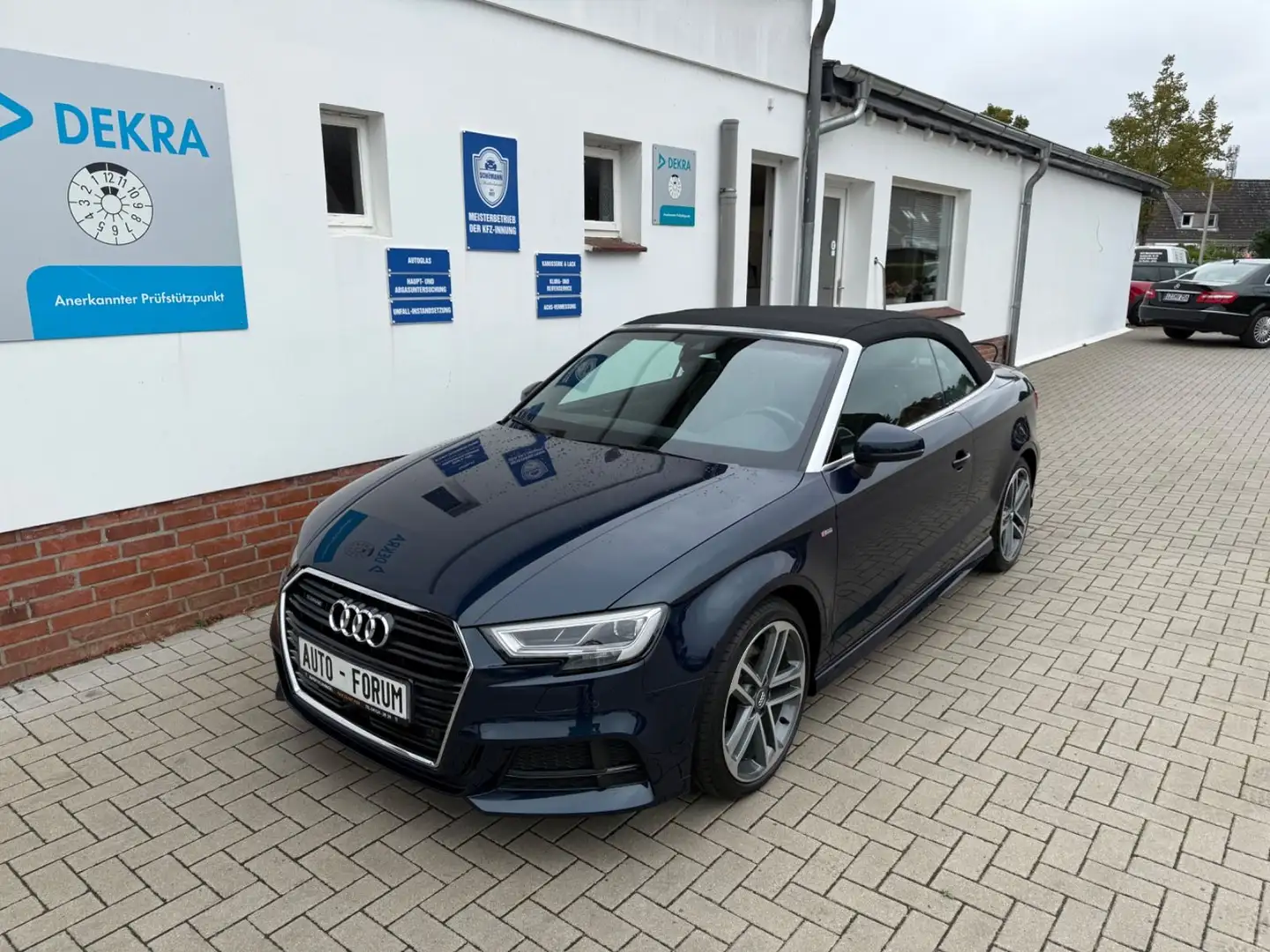 Audi A3 Cabriolet 2.0 quattro sport Blauw - 1