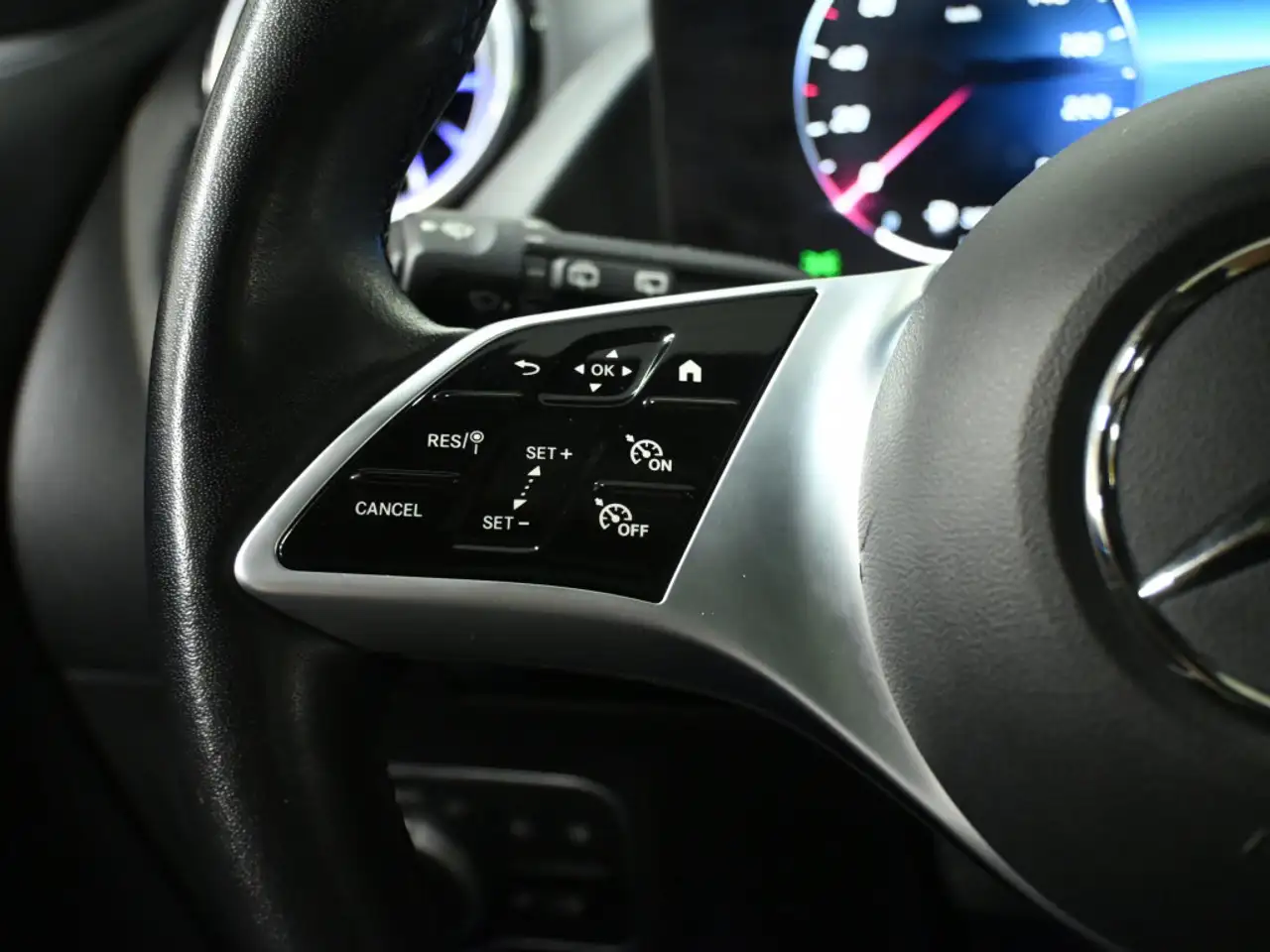 Mercedes-Benz GLA снимка Mercedes-Benz GLA