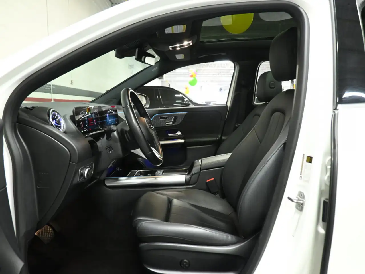 Mercedes-Benz GLA снимка Mercedes-Benz GLA