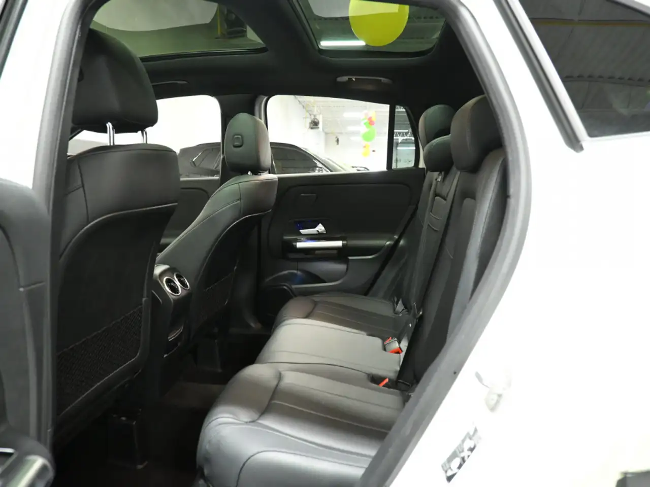 Mercedes-Benz GLA снимка Mercedes-Benz GLA