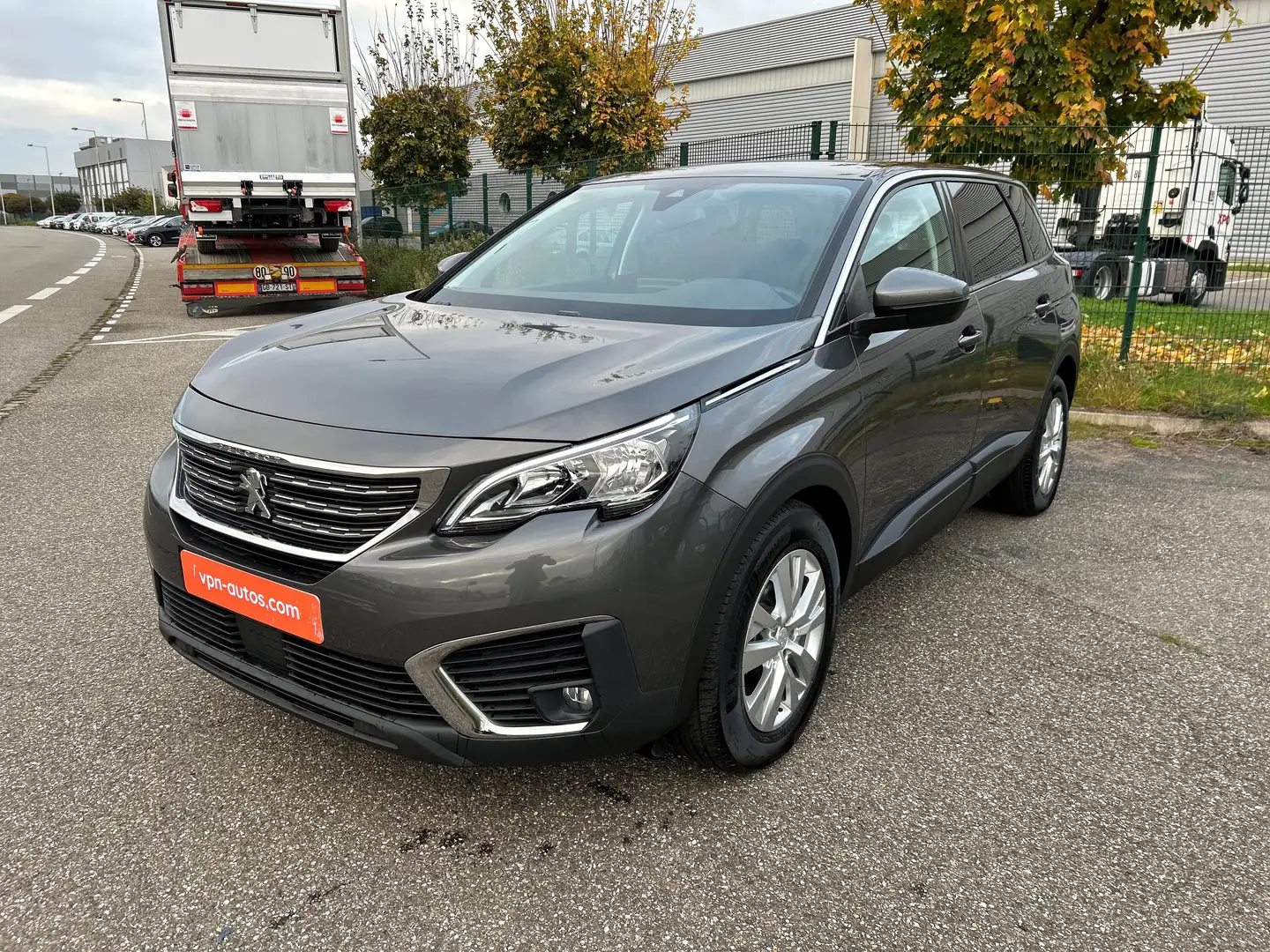 Peugeot 5008 1.2 PureTech 130ch S\u0026amp;S BVM6 Active Gris - 1