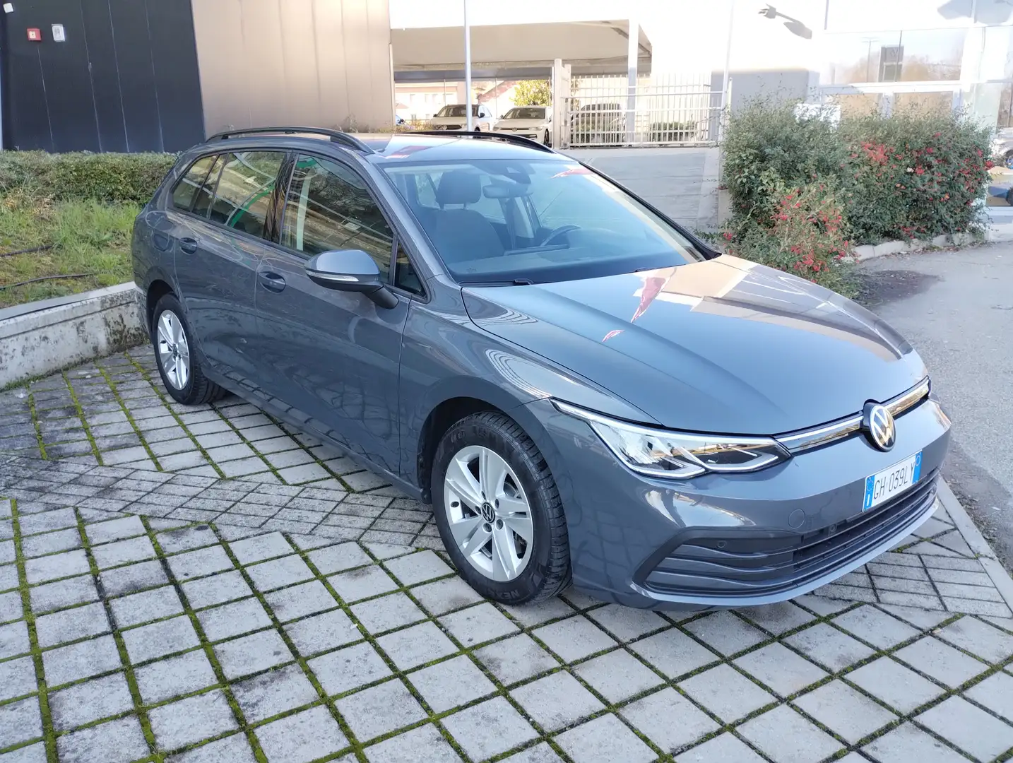 Volkswagen Golf Variant Golf VIII 2020 Variant 2.0 tdi Life 115cv dsg Grigio - 2