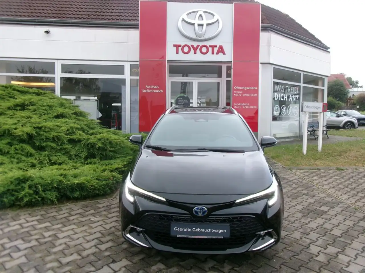 Toyota Corolla 1.8 Hybrid Touring Sports Team Deutschland, миниатюра 2
