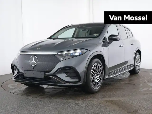 Mercedes-Benz EQS SUV 450 4MATIC AMG Line + LEDER + HYPERSCREEN + TREKHA