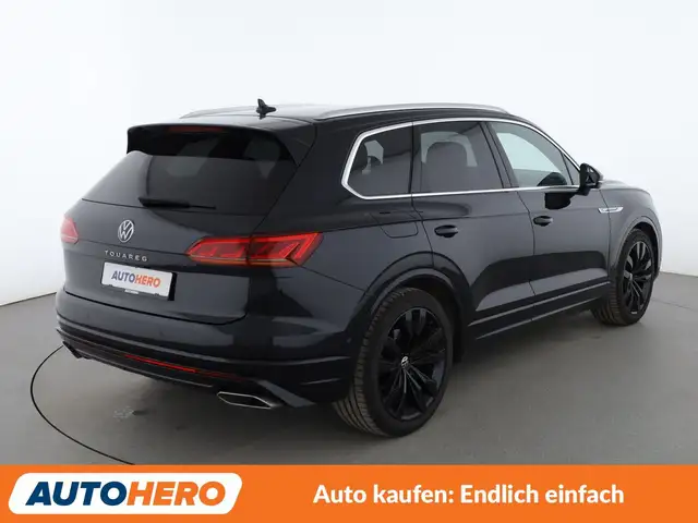 Volkswagen Touareg view 6