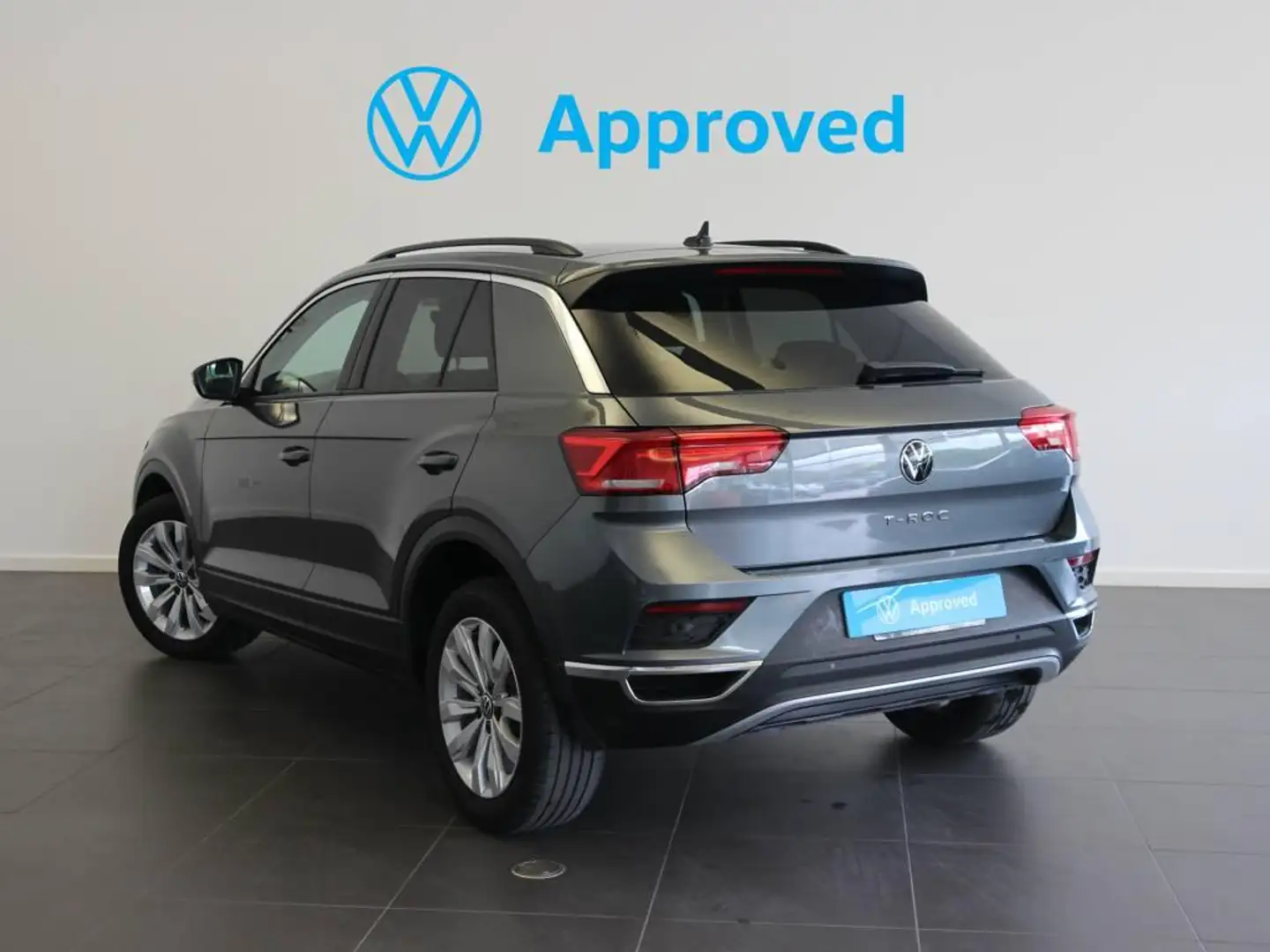 Volkswagen T-Roc 1.0 TSI Advance 81kW Gris - 2