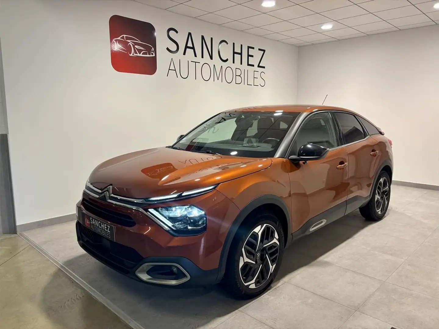 Citroen C4 III 1.2 PURETECH 130 FEEL PACK Brun - 1