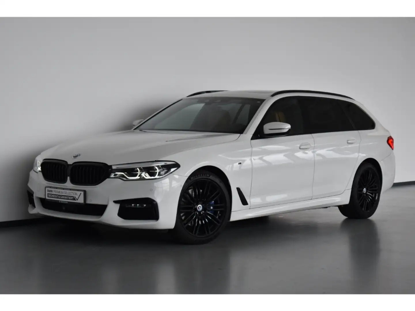 BMW 530 d Touring M Sport Head-Up Pano. Standheizung White - 1