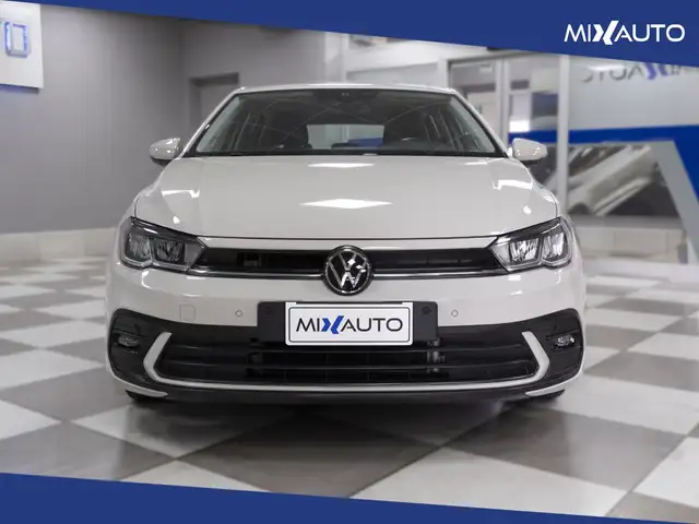 Volkswagen Polo view 2