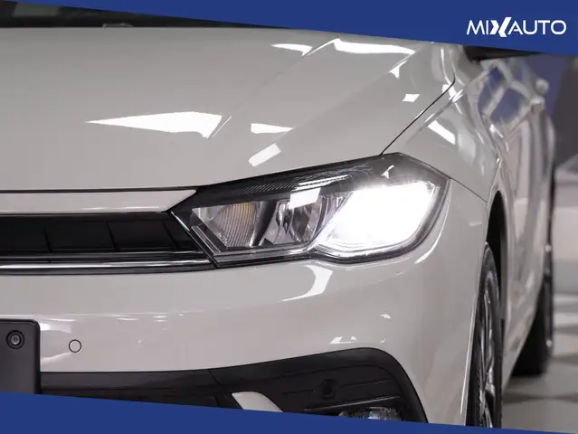 Volkswagen Polo view 10