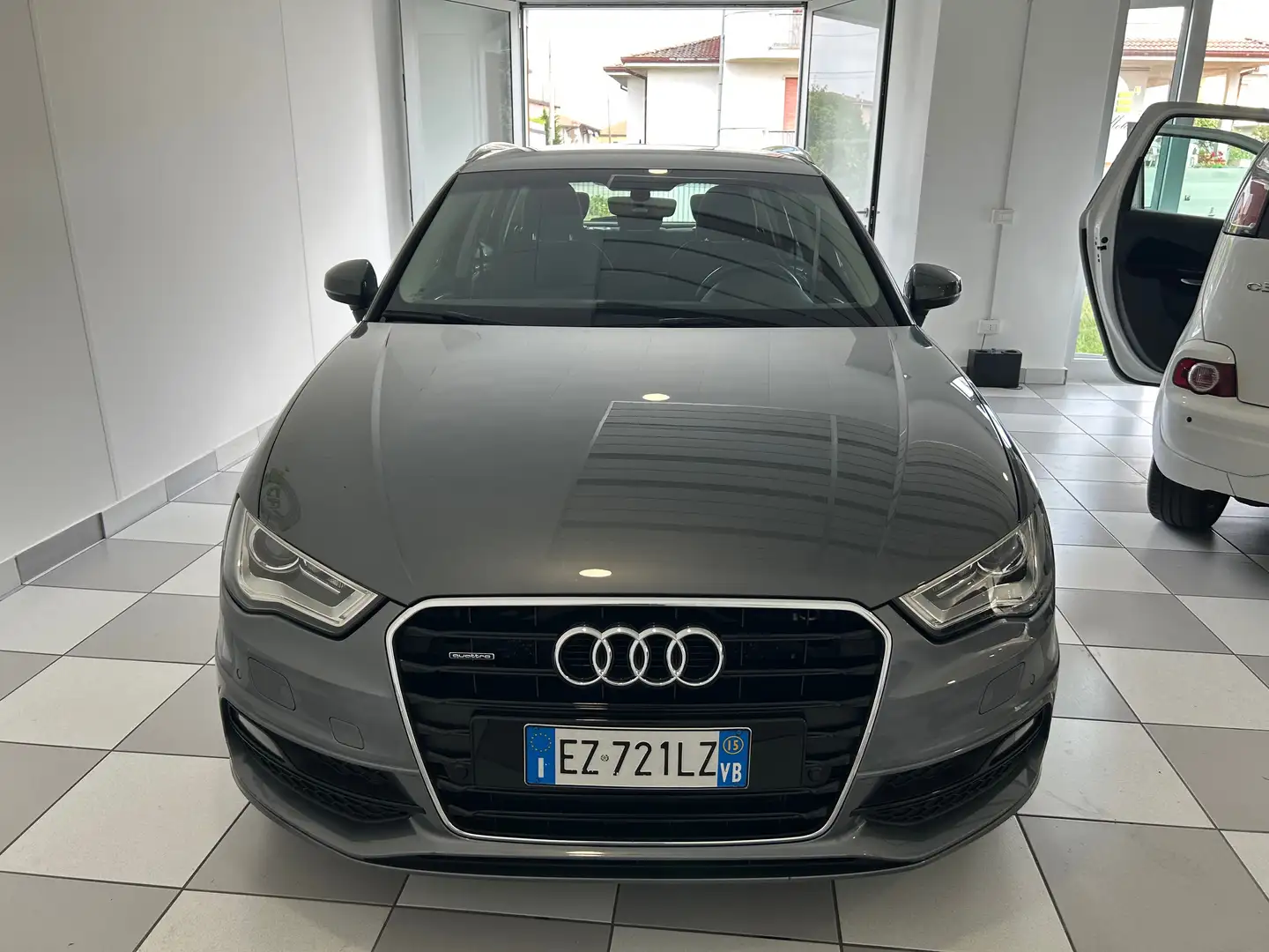 Audi A3 Sportback 2.0 tdi Ambition quattro 150cv E6 S-LINE Gris - 2