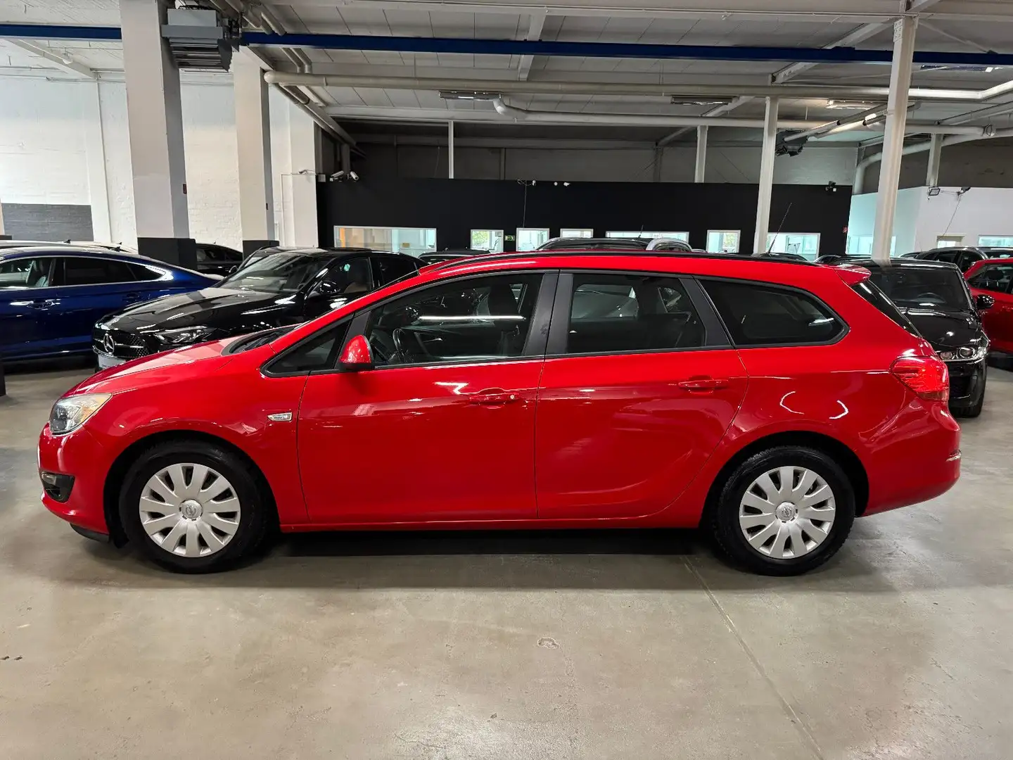 Opel Astra J SPORTS TOURER EDITION KLIMA TÜV BIS 2027 Rouge - 2