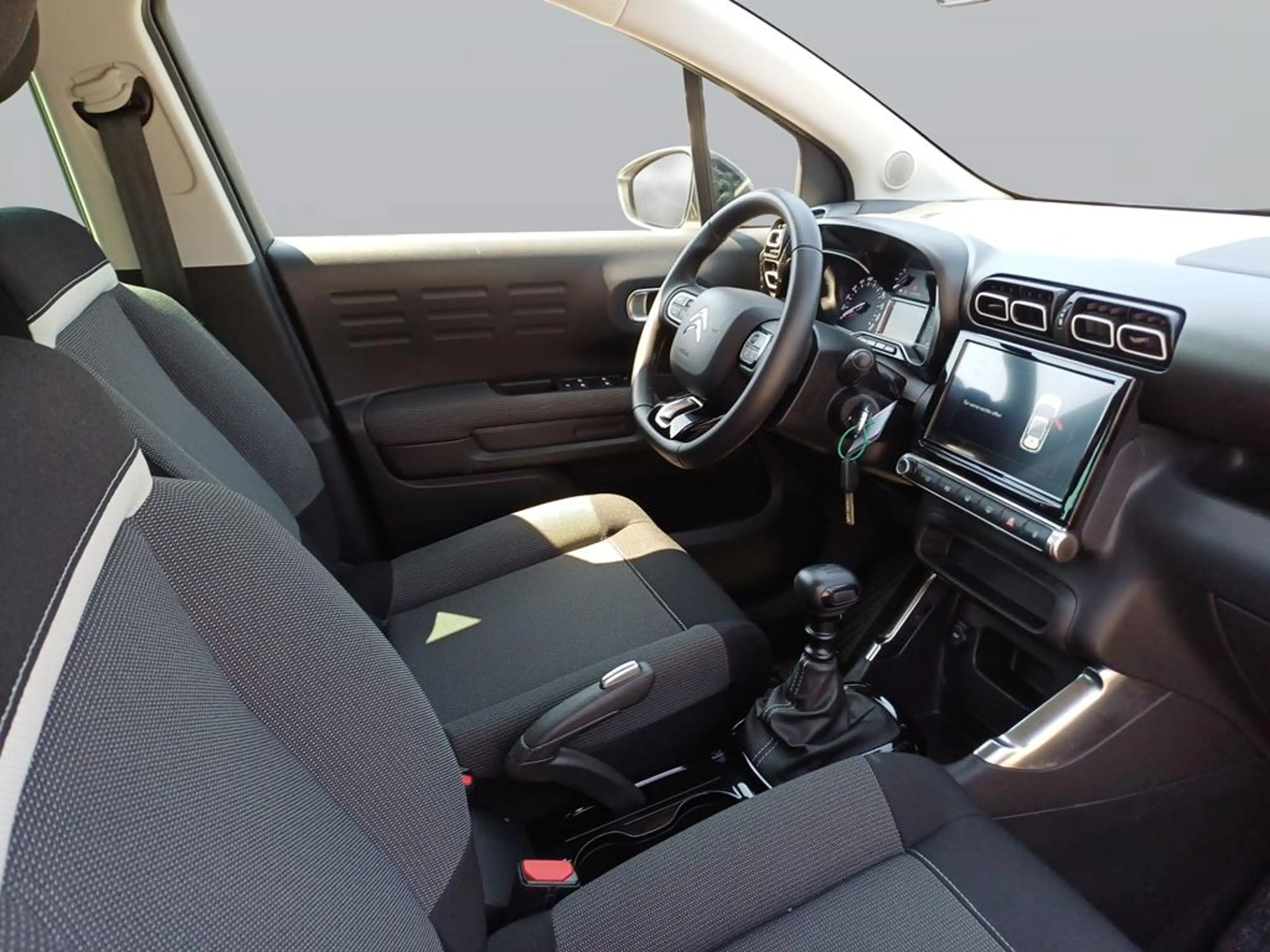 Citroen C3 Aircross PureTech 110 S&S Shine — photo 10
