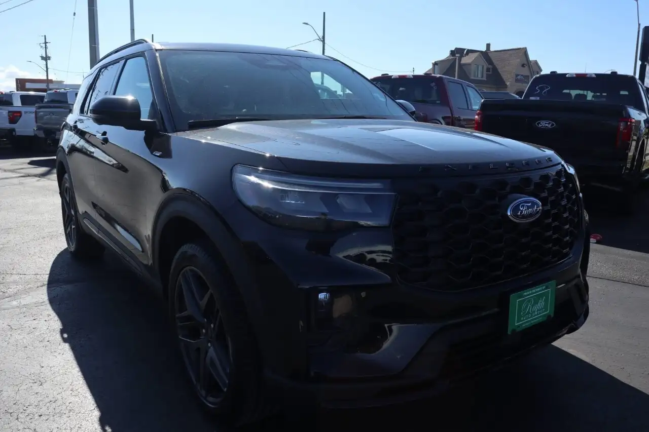 Ford Explorer снимка Ford Explorer