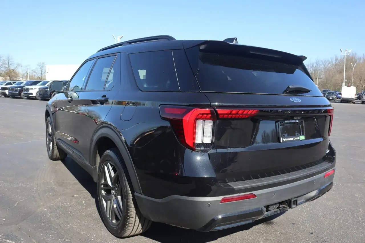 Ford Explorer снимка Ford Explorer